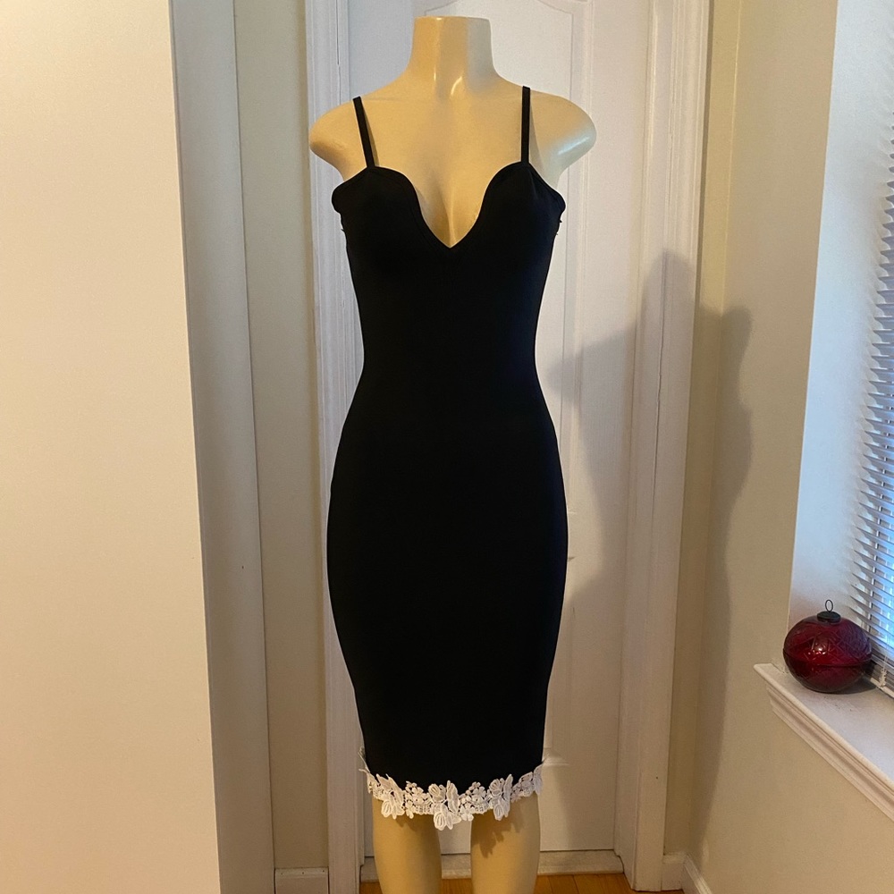 Unique dress size M, black color